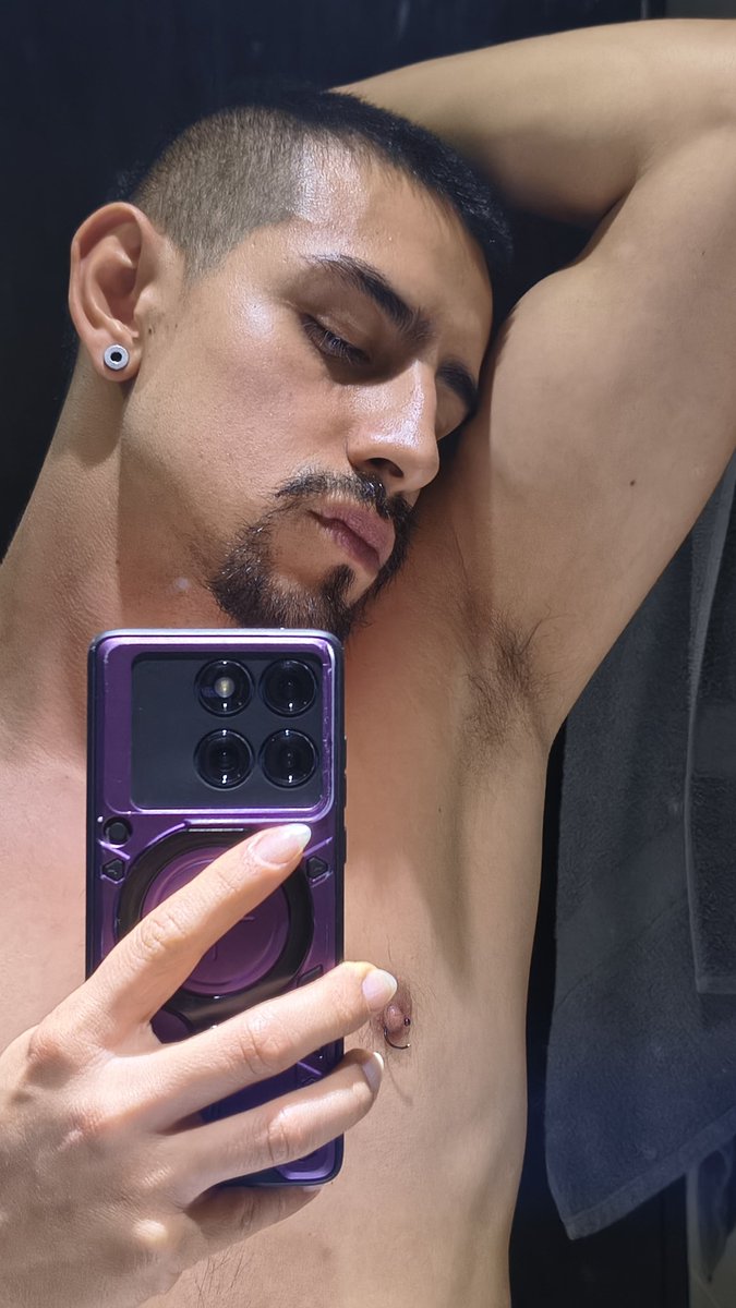 Yo, y mis tres pelos en las axilas.