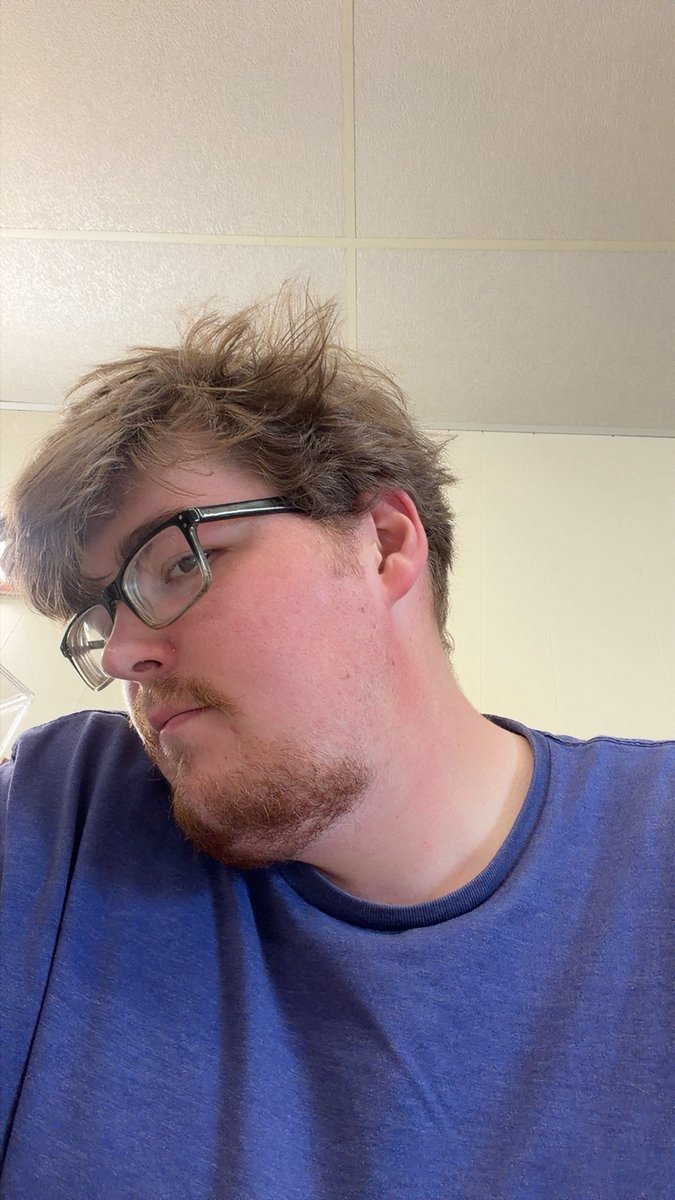 evh_99's tweet photo. Before Haircut https://t.co/0iul728DOo