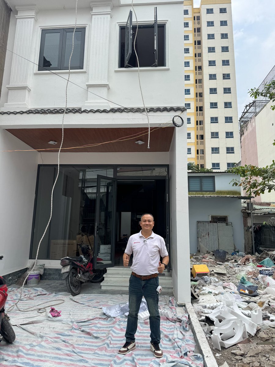 cuasaigon's tweet photo. Cửa nhựa composite có ô kính dùng làm cho công trình văn phòng, bệnh viện 
#lamsaigondoor #saigondoor #cuanhuacomposite #cuanhuagiago #cuaphongngu #cuanhavesinh #cuaphongtam https://t.co/P3uHLUoTs2