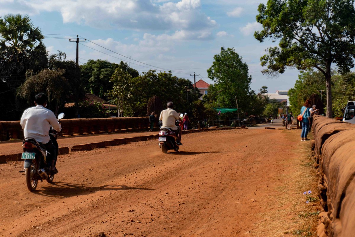 reggie8z's tweet photo. Kampong Kdei Bridge, a Bayon-style corbelled stone-arch bridge from the Angkorian period, is located in Chi Kreng District, Siem Reap Province, approximately 60 kilometres east of Siem Reap city. (Jan 6.2026)
© PhotoX https://t.co/bFx8mupnMd