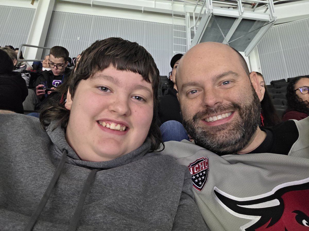 Macree84's tweet photo. Let's go Mavericks!!!

#OmahaHky #NCHCFan https://t.co/4ZDXLCNMs5
