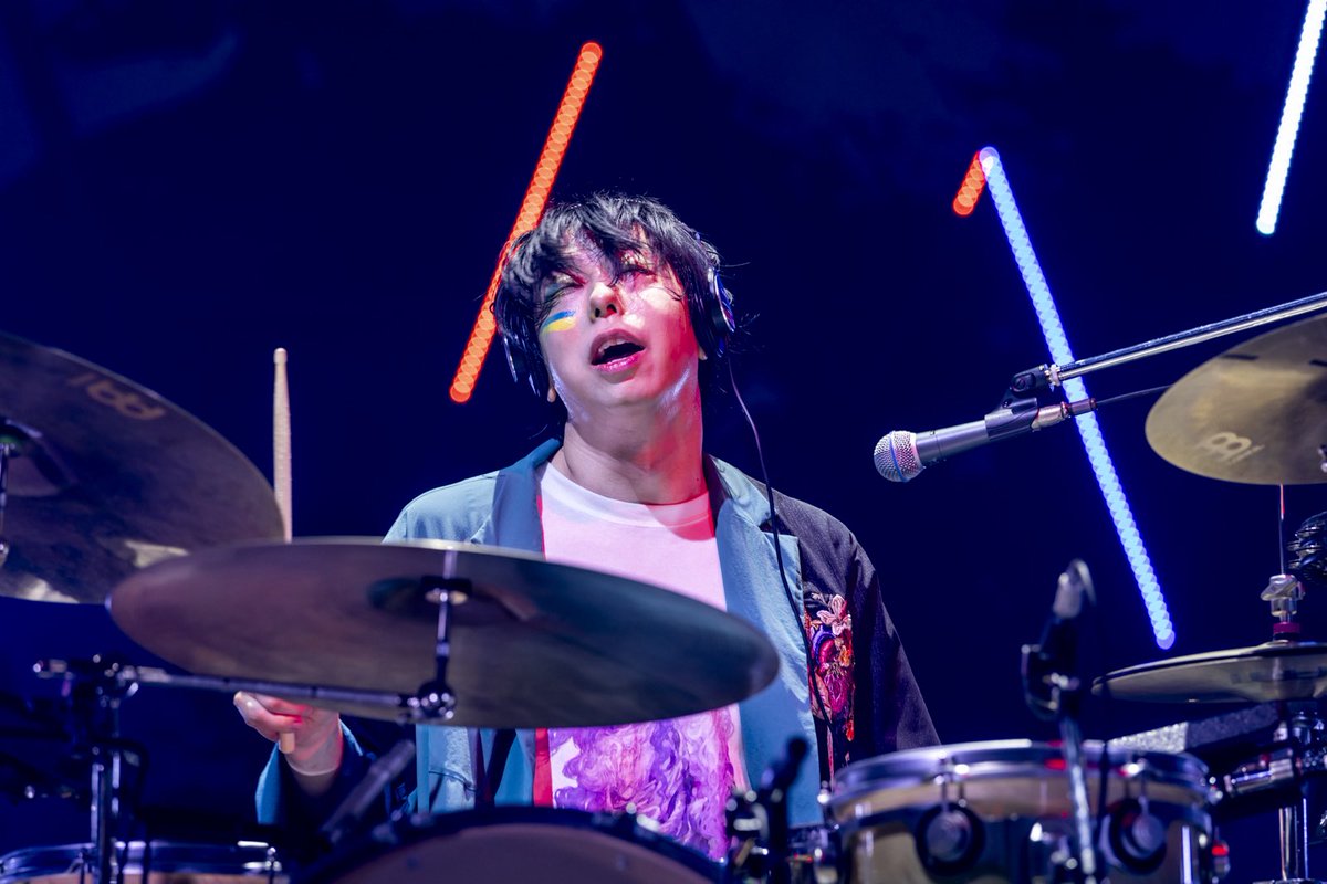 #UNISONSQUAREGARDEN TOUR 2025-2026「#うるわし の前の晩」
1/9(金) 大阪・フェスティバルホール公演day1

本日1/10(土)もフェスティバルホールにて！
当日券の販売はございません。

▼バンド公式Instagramでアザーカットも掲載しています📷
instagram.com/usginfo?igsh=c…

#USG2026