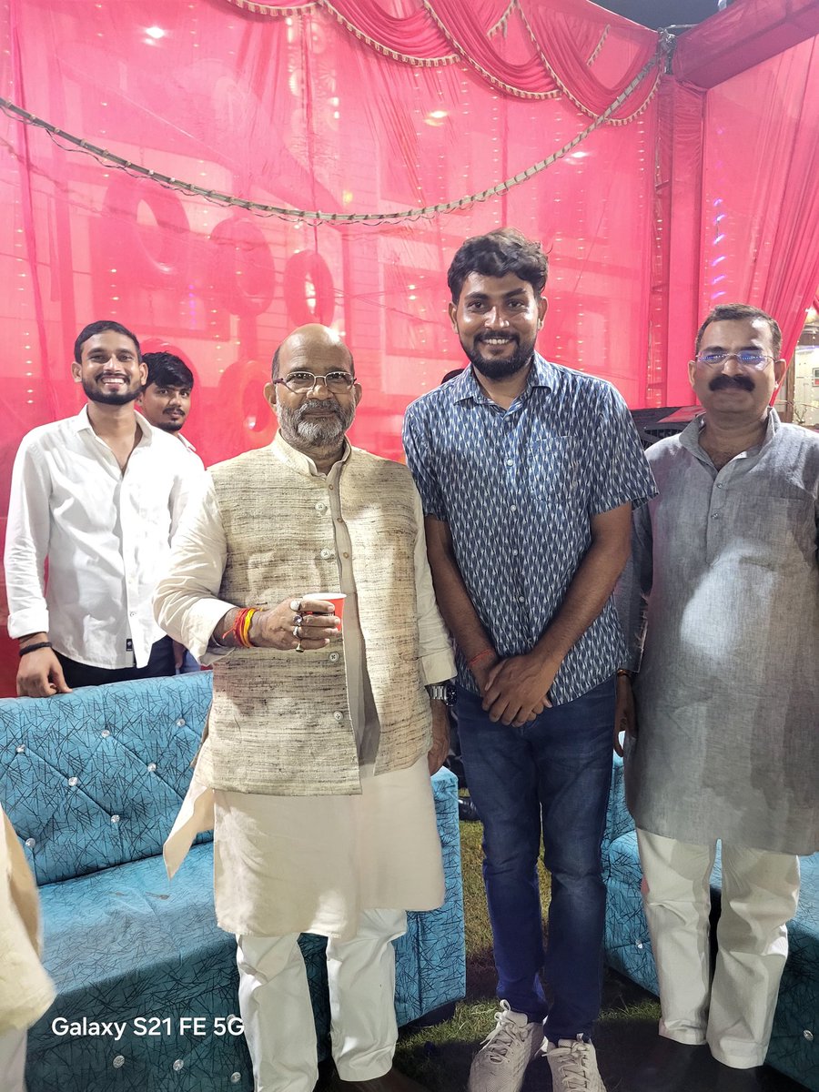 SubhendraPrata9's tweet photo. बहराइच जिले की आन बान शान आदरणीय विधायक महसी  जी आपको अवतरण दिवस की बहुत बहुत बधाई एवं मंगलकामनाएं 🙏
बाबा महाकाल का आशीर्वाद सदैव आप पर बना रहे 🙏🙏
 HAPPY BIRTHDAY 🎂🎂
@SureshwarSingh7 https://t.co/mRBcPLZK4F