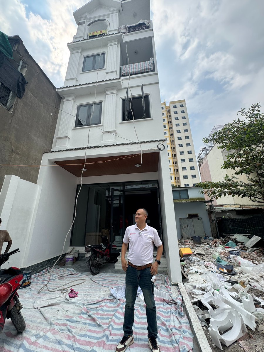 Ceotranvanlam's tweet photo. Cửa nhựa composite có ô kính dùng làm cho công trình văn phòng, bệnh viện 
#lamsaigondoor #saigondoor #cuanhuacomposite #cuanhuagiago #cuaphongngu #cuanhavesinh #cuaphongtam https://t.co/EepsCgoMQb