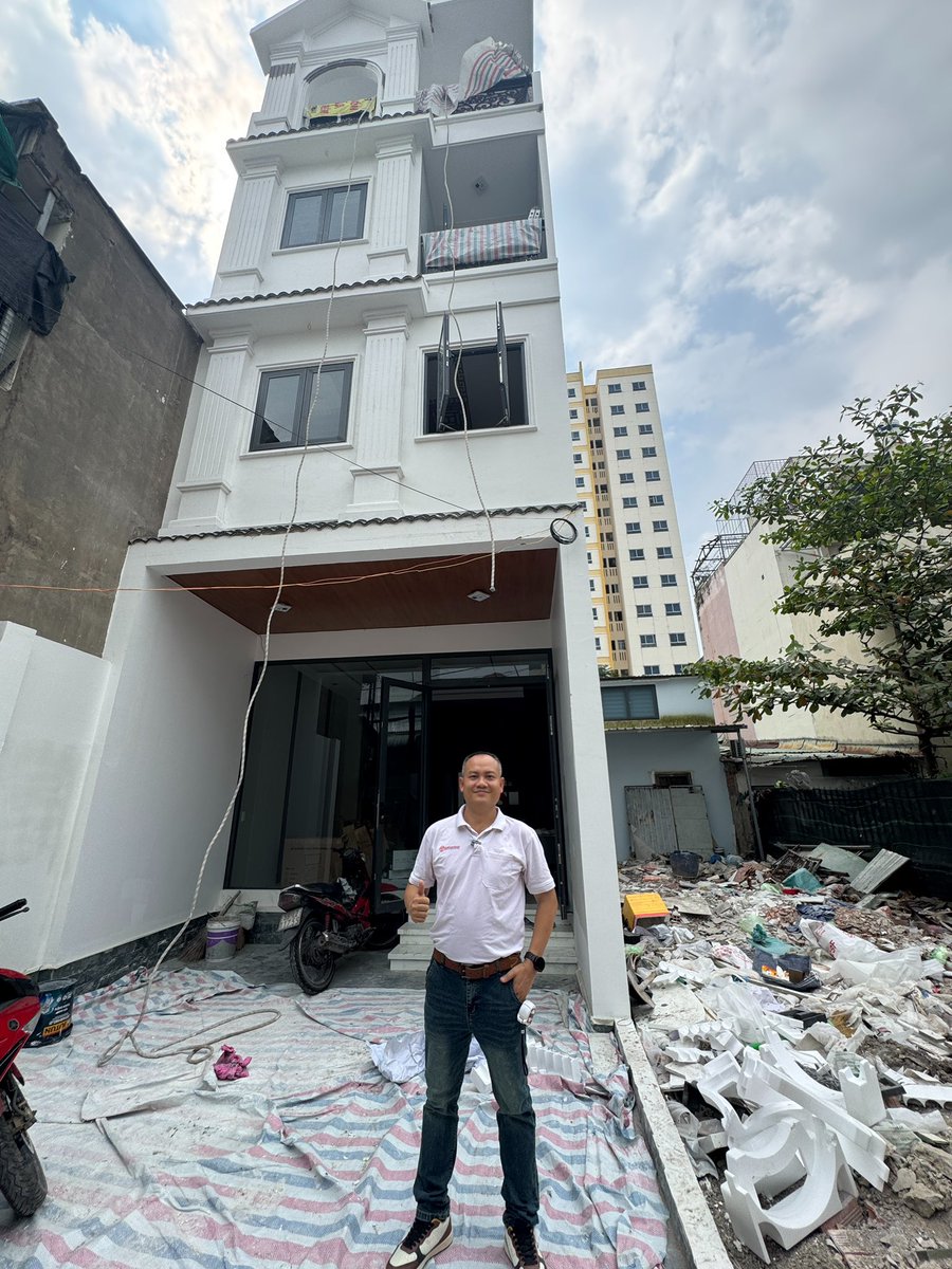 Ceotranvanlam's tweet photo. Cửa nhựa composite có ô kính dùng làm cho công trình văn phòng, bệnh viện 
#lamsaigondoor #saigondoor #cuanhuacomposite #cuanhuagiago #cuaphongngu #cuanhavesinh #cuaphongtam https://t.co/EepsCgoMQb