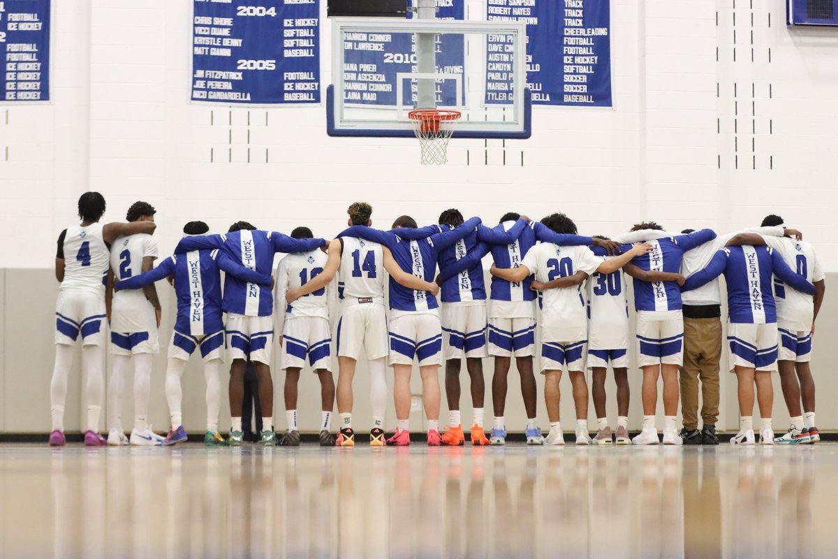 BlueDevilPhoto2's tweet image. West Haven Boys' Basketball improves to 8-1 with a 63-48 victory over the Xavier Falcons.  The Blue Devils are right back at it tomorrow when they host Thomas Edison Vocational Tech (NY) tomorrow at 4pm. @CoachMorrell1 @SCCcommissioner @ciacsports 
flic.kr/s/aHBqjCGc9c