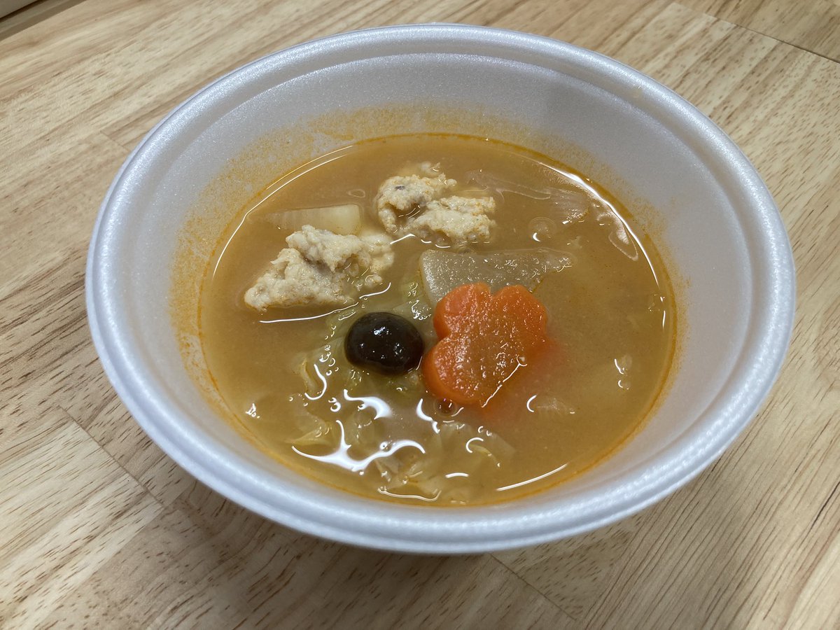 Rhythm_Station's tweet photo. 📢本日11:00〜オンエア📻✨

#加茂水産高校 ✖️ #山辺高校
SEA(し〜)らない #SEAFOOD RADIO🐠

#道の駅やまがた蔵王 からの公開生放送🎤✨@m_yzao 
試食もさせてもらいました😋
オープンから大盛況ですー🙌

高校生達が、普段は食卓にあまり出ない魚介類= #低未利用魚 を使った美味しい��ルメを共同開発して提供するイベント【低未利用魚グルメ試作販売会】の情報をご紹介🤗

高校生がラジオパーソナリティになって、メニューのこだわりや、学校や地域の魅力もお伝えします🎤✨

#FM山形 #リズムステーション
#道の駅やまがた蔵王