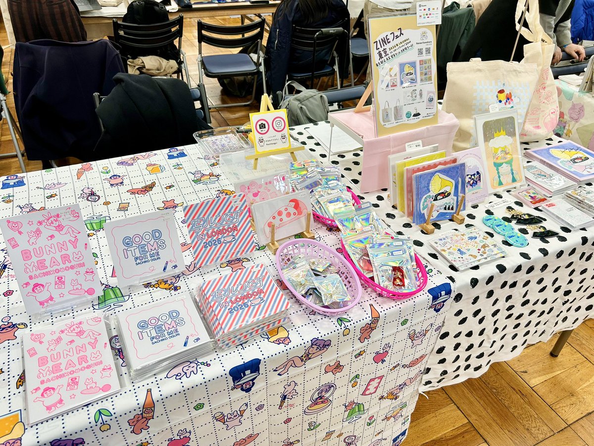 『ZINE FEST 東京』 <a href="/zinefarmtokyo/">ZINE FARM TOKYO（ZINEフェス主催/リソスタジオのメンバー募集中）</a> 設営完了しました🙌
お隣はイラストレーターの河原奈苗さんです🐩<a href="/nanae_kawahara/">河原奈苗 🐶</a> 
ブース【6階B-24】にて皆様のご来場をお待ちしております🎠
17:00までどうぞよろしくお願いいたします❣️