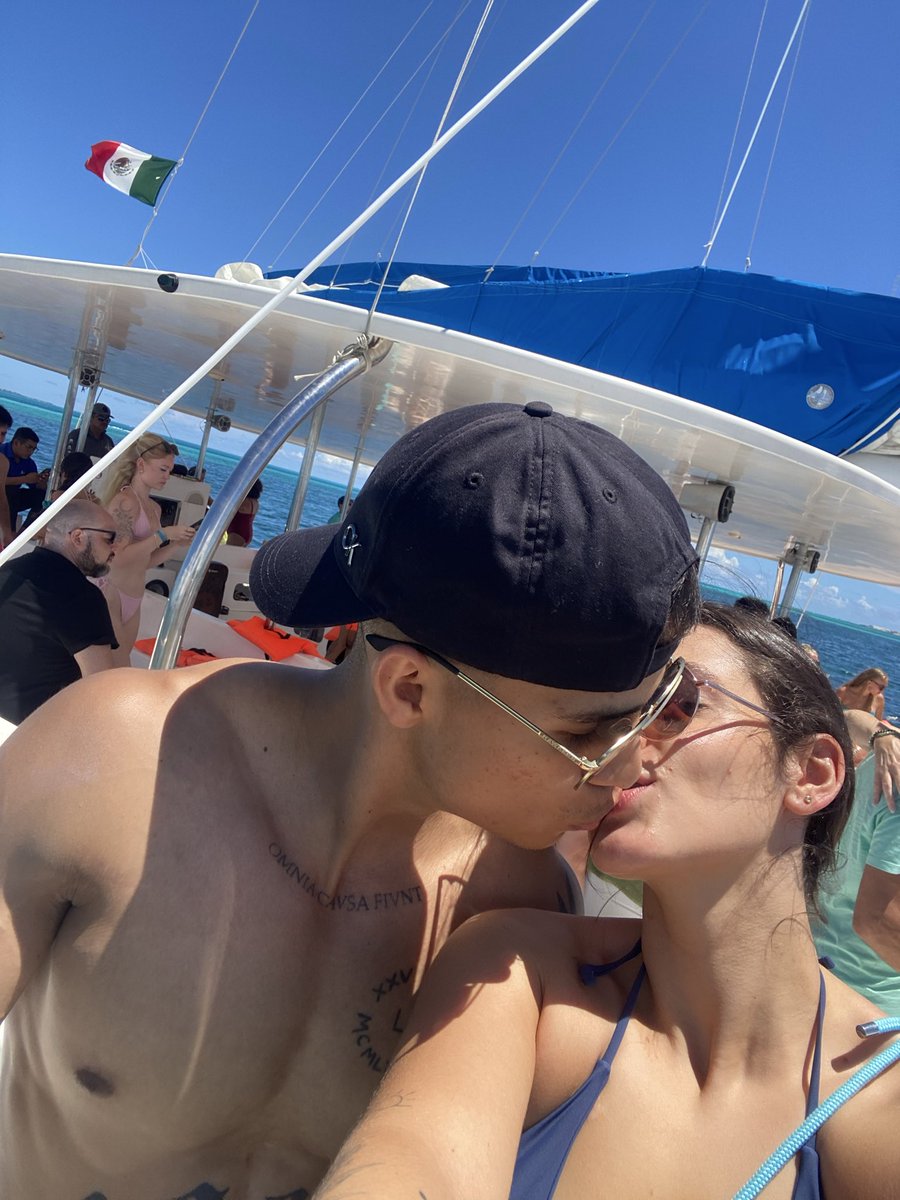 soficcrs's tweet photo. y esto dedicado al amor de mi vida, te quiero desde el día uno. Gracias por dejarme compartir esta vida contigo ❤️ https://t.co/zXHbaVWqbS