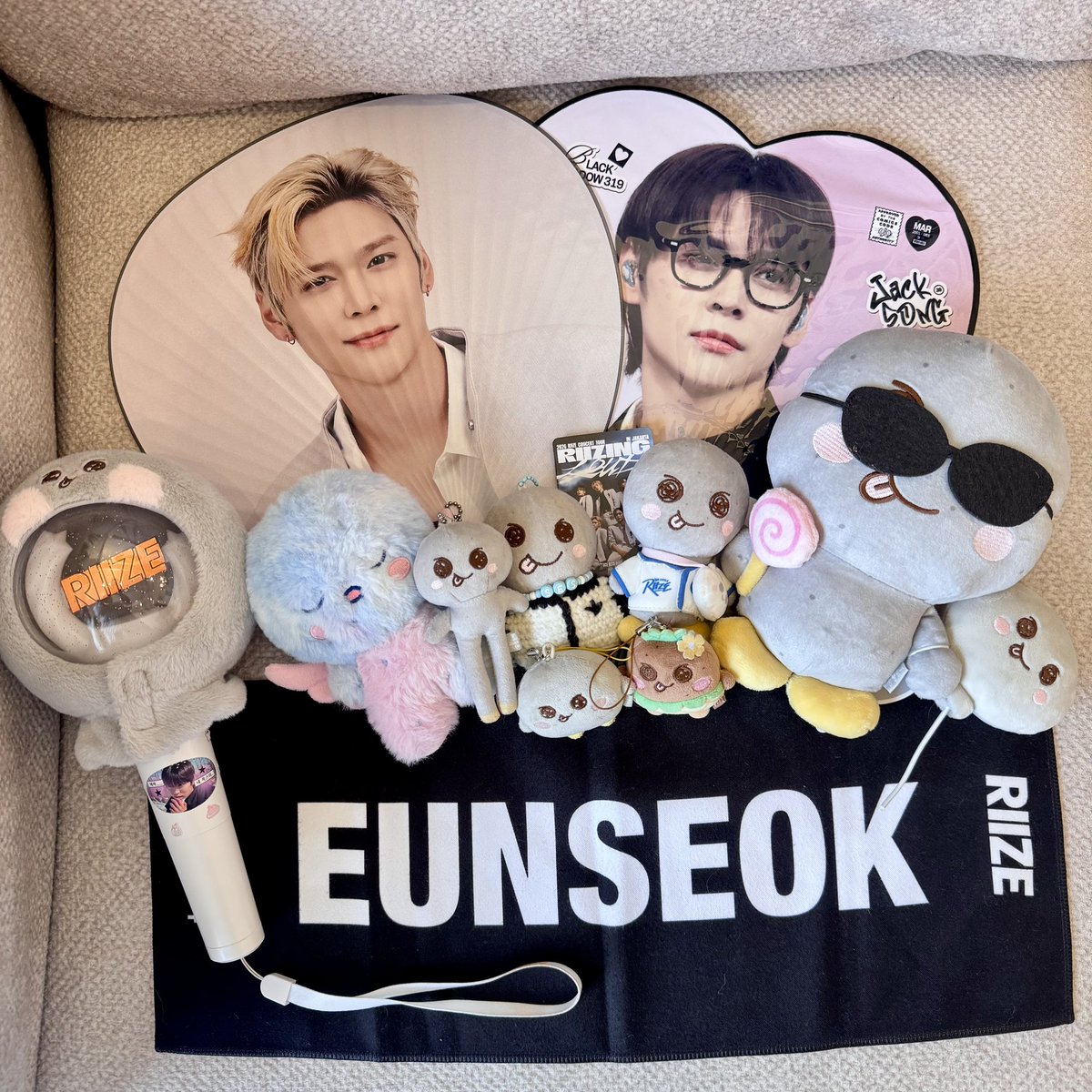 song_on_daisy's tweet image. SO READYYYY 🤩 

#RIIZINGLOUDinJKT 
#RIIZINGLOUD_IN_JAKARTA