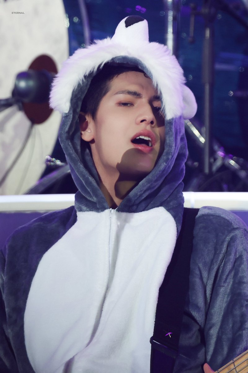 Eternal_Joo's tweet image. 260103 XCLUSIVE PARTY 

SEXY WOLF ❣️

#XdinaryHeroes #엑디즈 
#jooyeon #주연