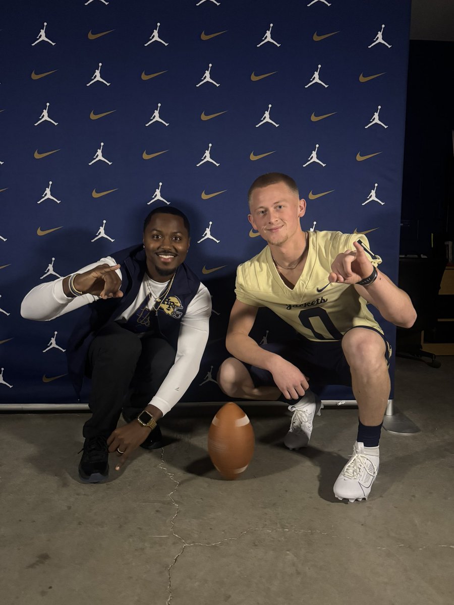tolar_gage's tweet photo. Grateful for the visit at Howard Payne University. Appreciate the coaches and staff for the time and hospitality. Blessed for the opportunity. 🏈🙏🏽 @CoachGipson11 @CoachDouglasIII @Heath_Clawson @CoachRob4Realz @CoachMac1284 https://t.co/Tcra49Tx1l