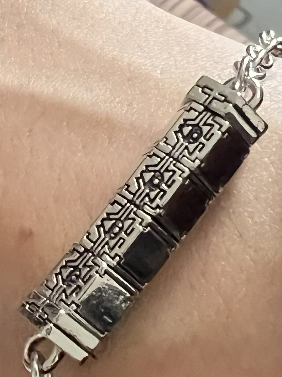 都市伝説解体センター の天眼錠（アイオープナー）のブレスレットが