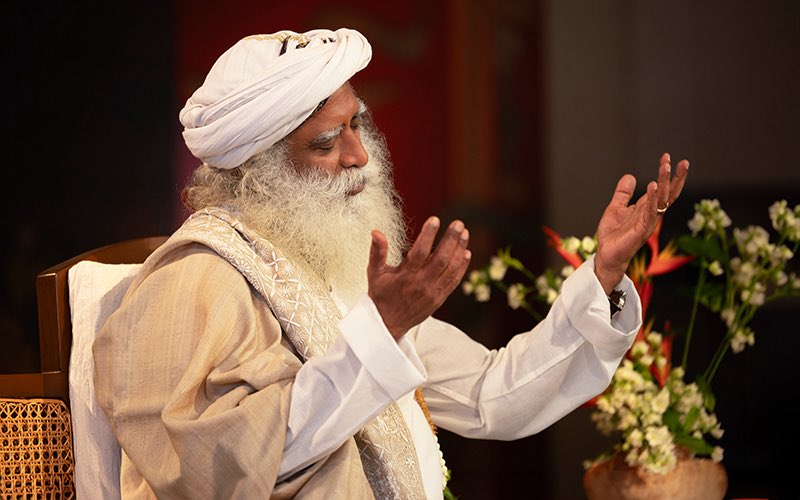 SadhguruJV's tweet photo. Whatever situations happen in your life, you can either come out of them with greater strength or be left broken by them. This is a Choice you have. #SadhguruQuotes https://t.co/1r4gTUDHTp