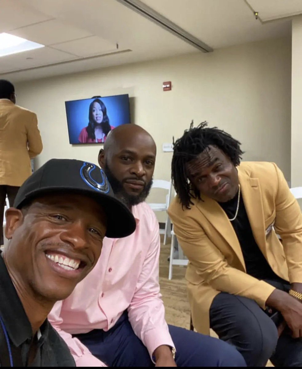 ampharris's tweet photo. Hanging out with these guys from the βUβ is gonna be interesting ππ.These legends about to get this #IU businessπ₯π₯@EdgerrinJames @ReggieWayne_17 @TwentyER #SantanaMoss #AndreJohnson @michaelirvin88 @raylewis @IndianaFootball vs @CanesFootball
I gotta get tickets to the game. https://t.co/jSz2y31uxs