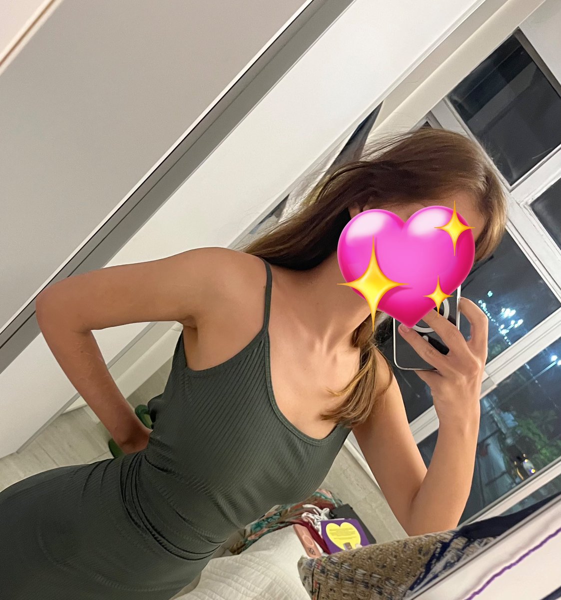 obslly's tweet image. os ossinhos do peito ameacando voltar pqp q felicidade