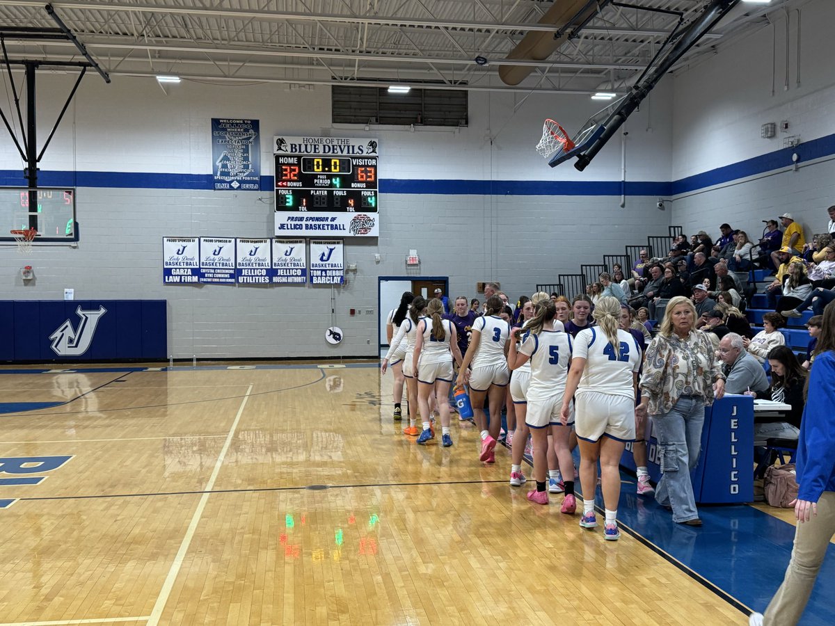 Russell77JT's tweet photo. The Jellico Blue Devils defeated Oliver Springs 79-66 tonight at home. The Oliver Springs Lady Bobcats defeated Jellico 63-32. @lafollettepress https://t.co/JkY94WX2vW