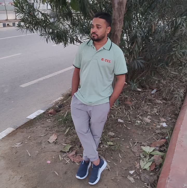 TGelama's tweet photo. ধনী-গরীবের পার্থক্যটা শুধু আমাদের তৈরি করা নিয়মে হৃদয়ের টানে সবাই সমান https://t.co/TDFBnz110u