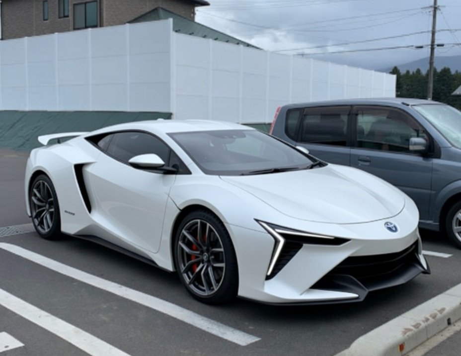 今流行りのGrokに30プリウスをスーパーカーに加工されたらこれ。
もうデザイナー必要ないと思うのは俺だけ？