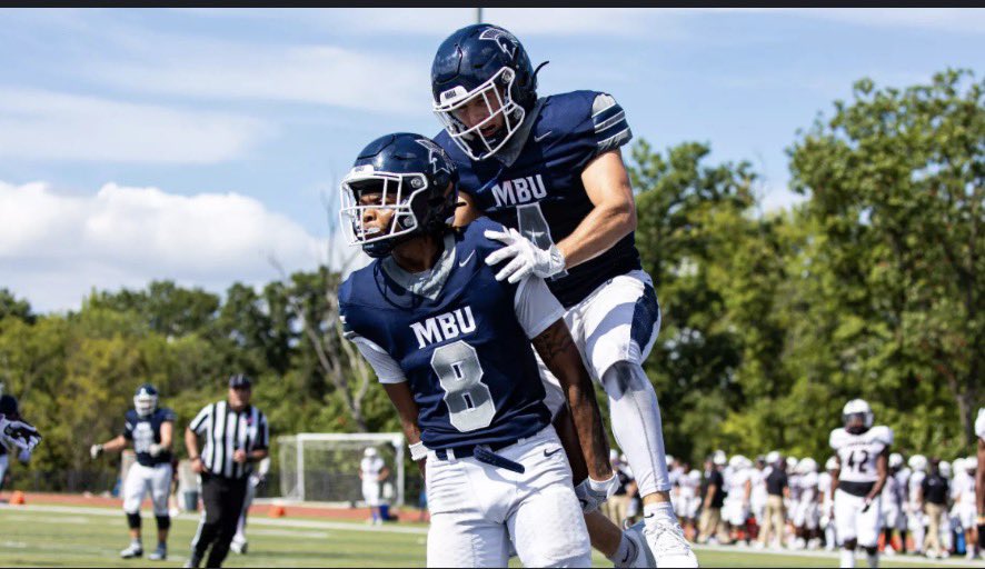 Jr8Lindsey's tweet image. #AGTG  blessed to receive my 7th offer from Missouri Baptist University!!⚪️🔵 @CoachMurphyDSU @CoachBress_CSC @CoachV_Moon @coachWillieHorn @thelimboparks @CoachGuptel @MozeeJ43 @DannyWest247 @Livewith123 @LSWTitanFB