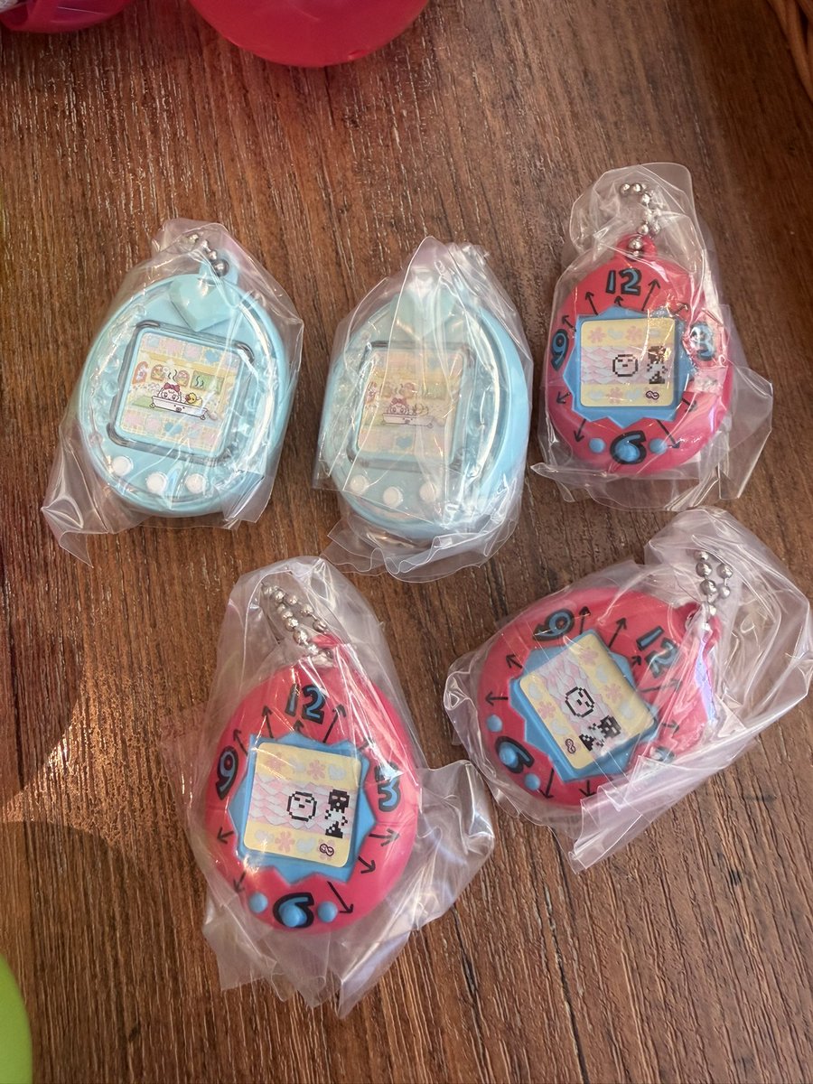 大たまごっち展 ミニチュアチャームコレクション ガチャガチャ

求  まめっち＞ふらわっち＞ラブリっち＆メロディっち

譲 まるっち 3、 ゆめみっち2

現在たまごっちカフェ付近におります為、会場付近手渡し優先
よろしくお願いいたします🙇‍♀️