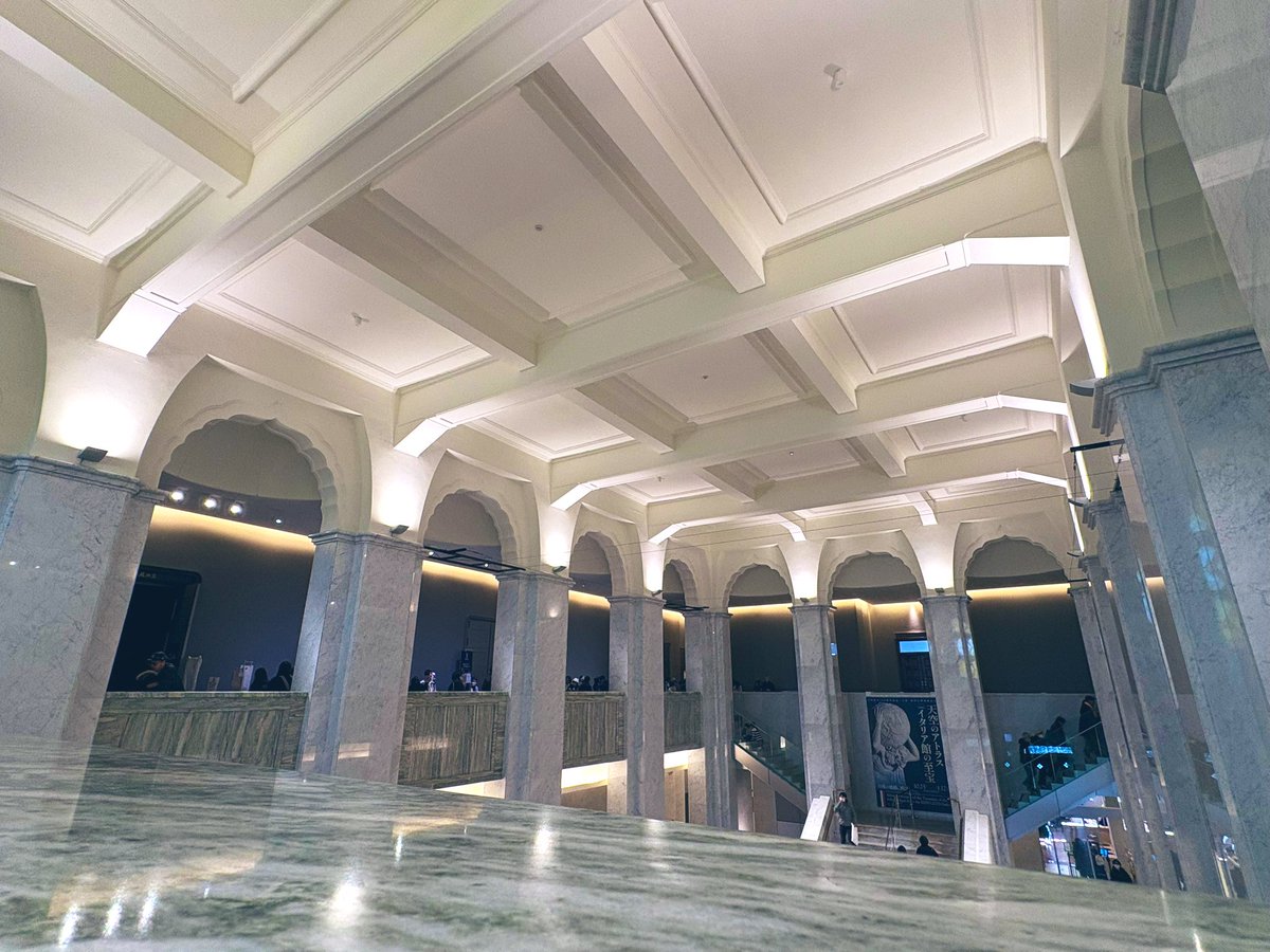 電車止まってるのに根性で大阪市美術館来たぞ