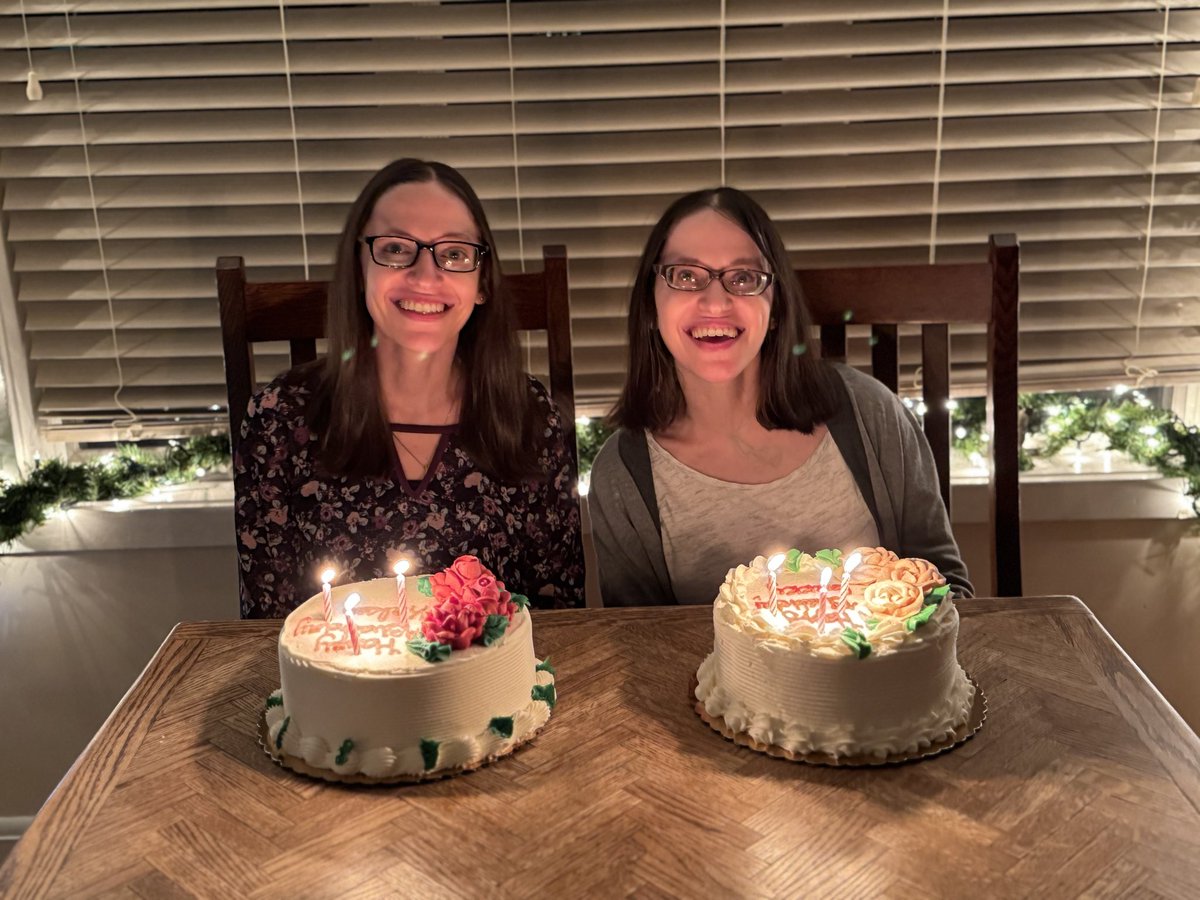 Gerry Ressler ❤️ Red tweet media