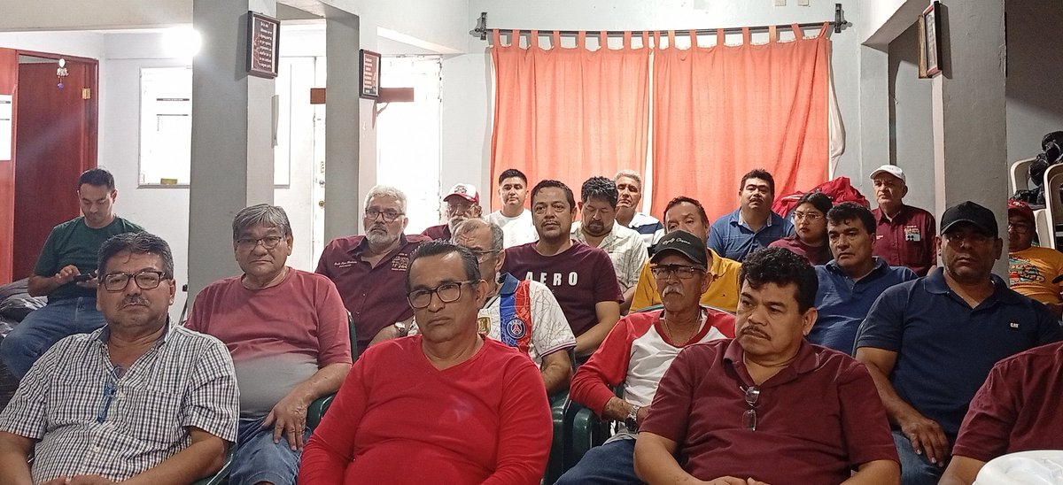 1ra reunión del año <a href="/GPozarica/">G_PozaRica_42</a>  y pequeña convivencia de rosca! 
<a href="/lgps03101/">@lgps0310</a>
<a href="/MarcoAzuara1/">Marco Azuara</a>
<a href="/Seccion42_STPRM/">Seccion 42 STPRM Oficial</a> 
#MasUnidosQueNunca
#FamiliaPetroleraSeccion42