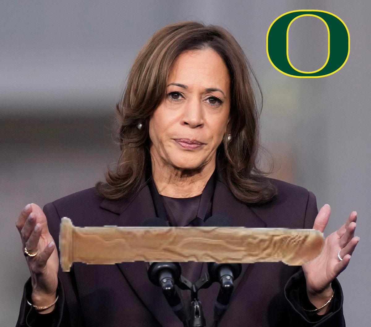 BlackarchParrot's tweet photo. INDIANA VS OREGON #Indiana #Oregon #CarsonBeck #Mendoza #CFBPlayoffs #MiamiUniversity #Smackdown #DAngeloPonds #Drew #Renee #NCAAFootball #NationalTitle #Desmond #DriveBabyDrive #After1 #EndOf1 https://t.co/ScsCiToOZm