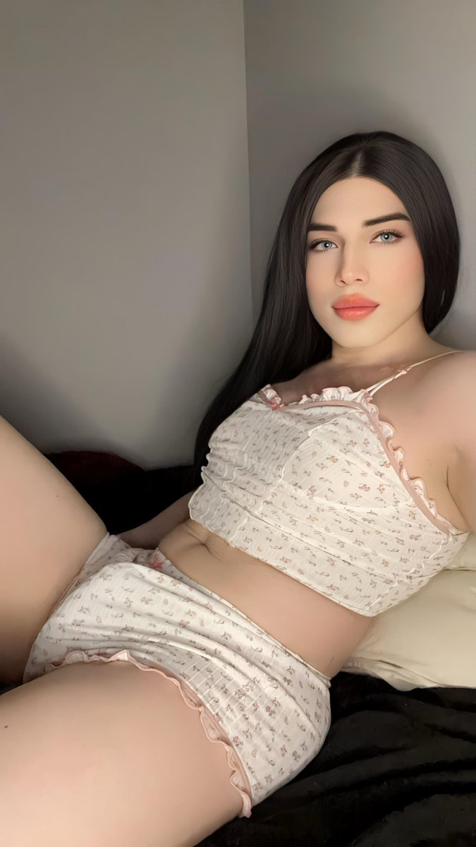 TSophia_DLT's tweet photo. Lying down, spread open, waiting to be filled up good. Who’s going to make me moan first? 😇🍑💦

https://t.co/L8wNQm0g2j https://t.co/rXMp2hpWlB