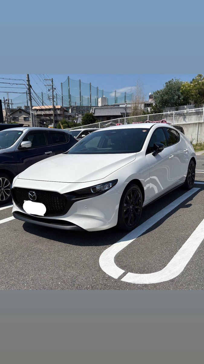 ym_mx5's tweet photo. おひさしぶりです

実は去年にロードスターは降りまして、現在はMAZDA3に乗ってます🚗 https://t.co/BffUMA2bmv