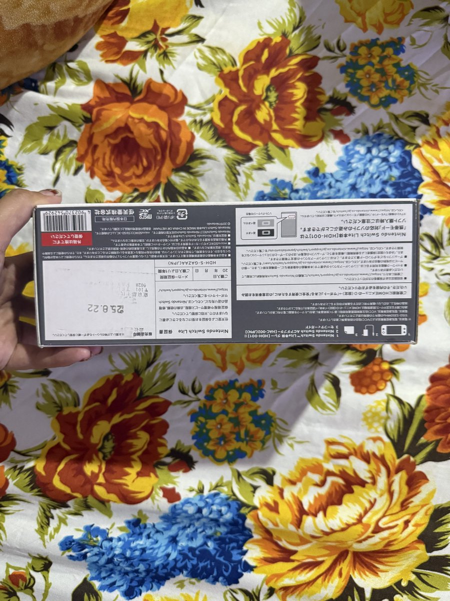 onceluv_cc's tweet photo. wts lfb ph nintendo switch lite

Sealed and brand new

6,500 pesos only!!!

Rfs: won from giveaway

Loc: quezon city https://t.co/PQULgFASWJ