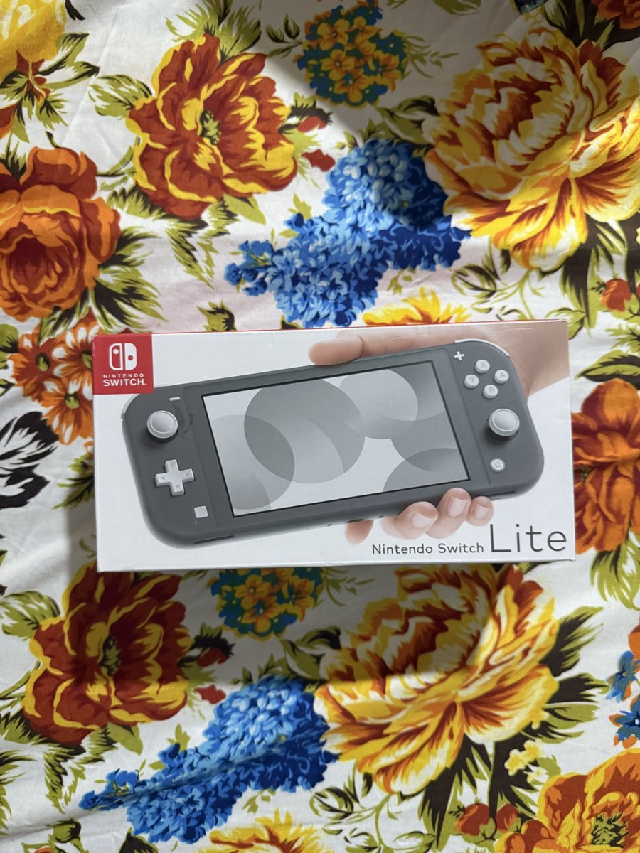 onceluv_cc's tweet photo. wts lfb ph nintendo switch lite

Sealed and brand new

6,500 pesos only!!!

Rfs: won from giveaway

Loc: quezon city https://t.co/PQULgFASWJ