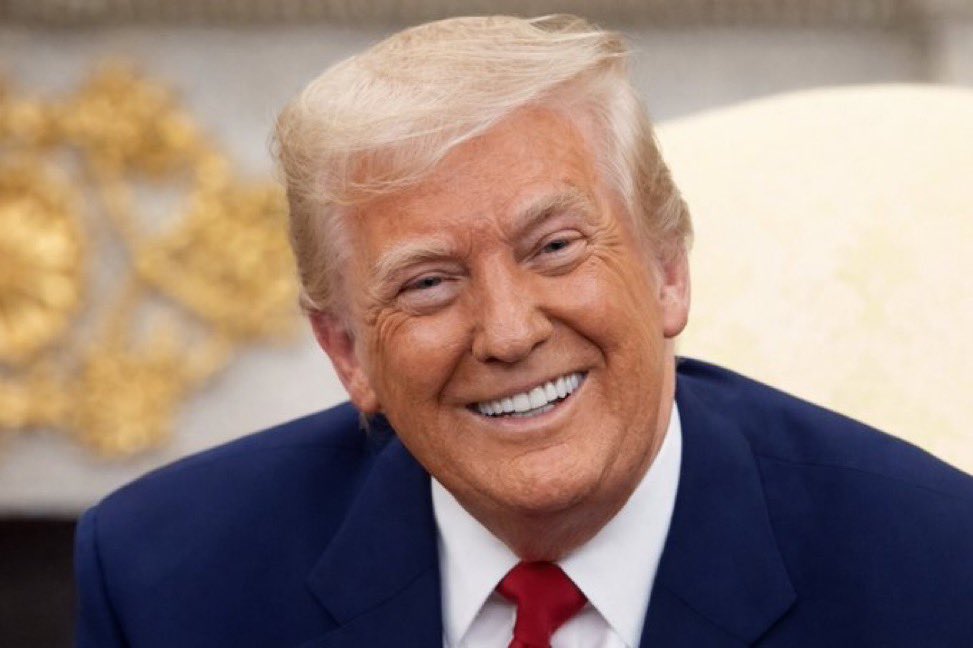 eduardomenoni's tweet photo. 🚨| ÚLTIMA HORA: 🇺🇸 El presidente Trump luego de bloquear a China y a Rusia de negocios petroleros en Venezuela, le dice a China y Rusia que "pueden comprarnos todo el petróleo que quieran. Estamos abiertos a los negocios." 🔥 https://t.co/CRYMuPF4OD
