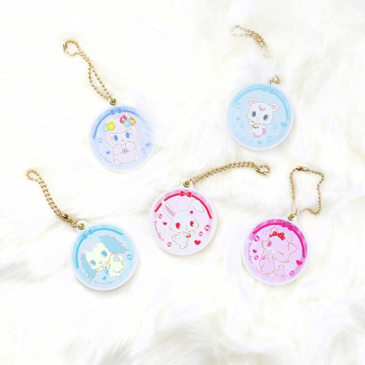 💎いつでもジュエルペットと一緒の毎日♪
毎日をもっと楽しく！キラキラ✨に！ジュエルペットのアイテムが続々登場❤

💎ICカードに重ねて光る✨PIICA＋クリアパスケース
p-bandai.jp/item/item-1000…

💎ジュエルペットたちがシャカシャカ動いちゃう…！可愛くって楽しいポーチ
p-bandai.jp/item/item-1000…