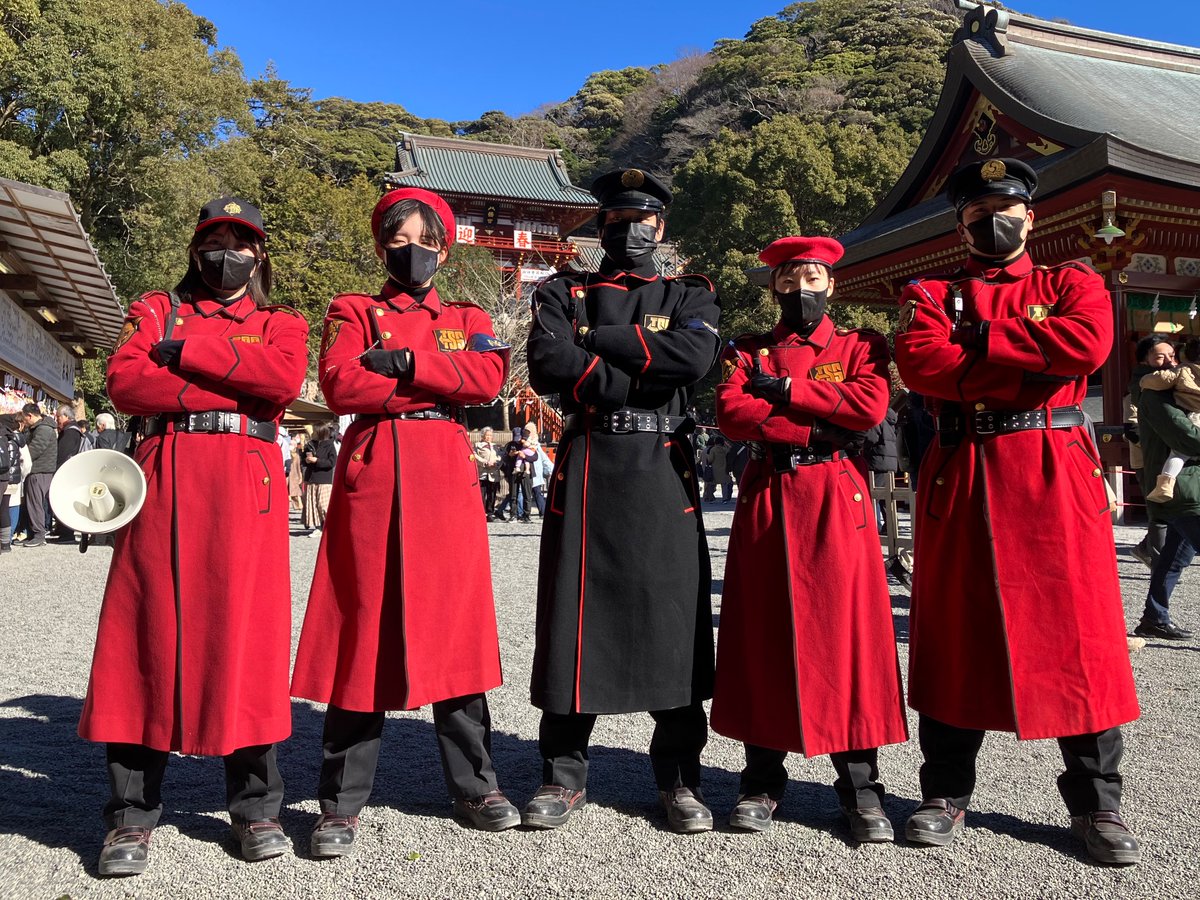 制服ラインナップ】 東海警備保障株式会社が鶴岡八幡宮初詣警備レッド