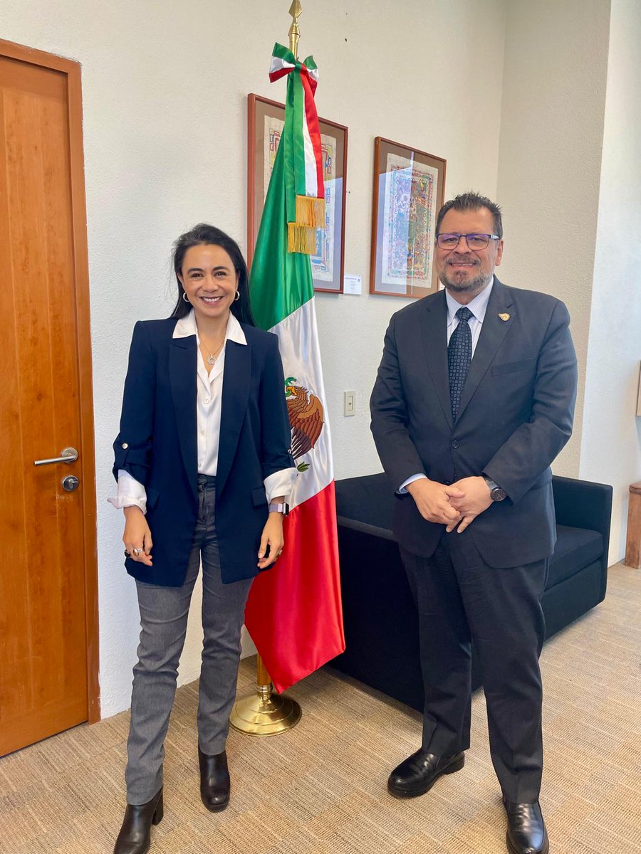 Productiva reunión entre la DG de Protección Consular Vanessa Calva <a href="/vcalva/">Vanessa Calva Ruiz (she/ella)</a> y Cónsul General <a href="/VMTrevino/">Victor Treviño</a> para abordar la protección preventiva en Quebec y provincias atlánticas así como retos de la gestión y protección de trabajadores agrícolas temporales 🇨🇦 <a href="/SRE_mx/">Relaciones Exteriores</a>; @EmbamexCan