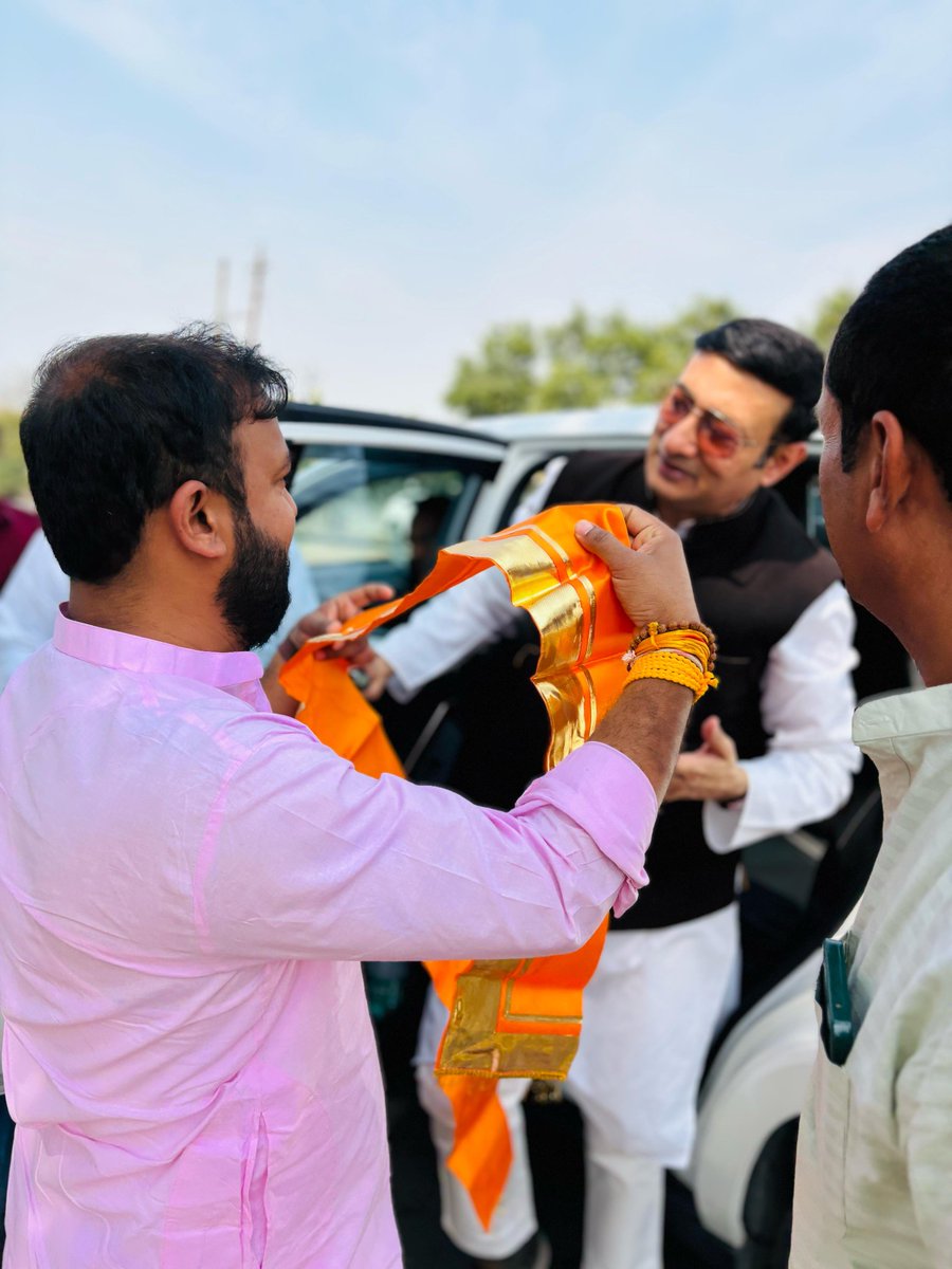 AnkitBhavsar22's tweet photo. मध्यप्रदेश सरकार के पूर्व कैबिनेट मंत्री श्री @dattigaon  जी को जन्मदिन की हार्दिक शुभकामनाएं। 

प्रभु श्री राम जी से आपके उत्तम स्वास्थ्य एवं दीर्घायु ��ीवन की कामना करता हूं| https://t.co/XdOGYgto7C