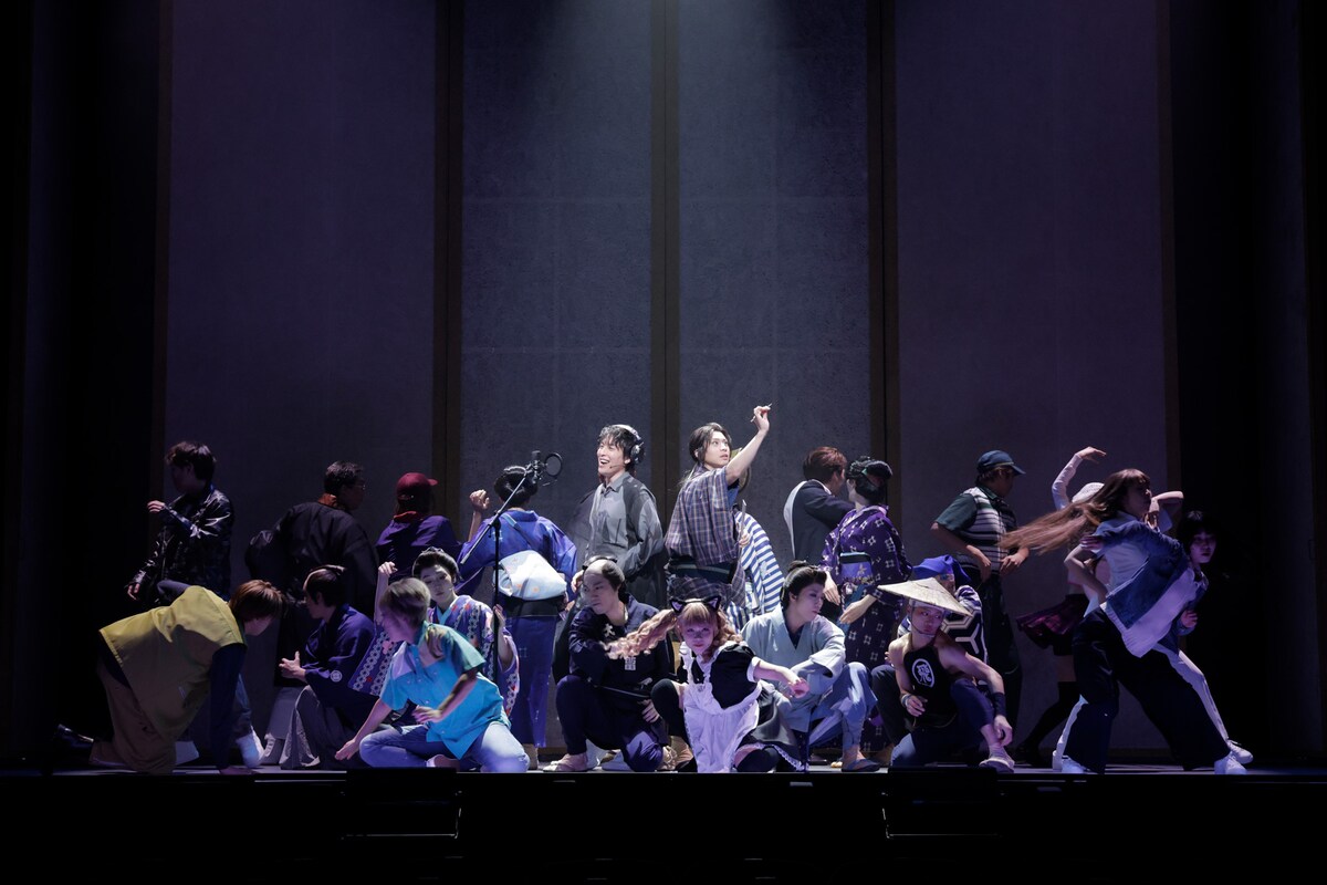 stage_natalie's tweet photo. 海宝直人・岡宮来夢ら出演「ISSA in Paris」が開幕、“俳句をミュージカルに”を具現化（舞台写真あり）
https://t.co/9nafAbo7e6

#ミュージカルISSA https://t.co/jBQDhHQUf7