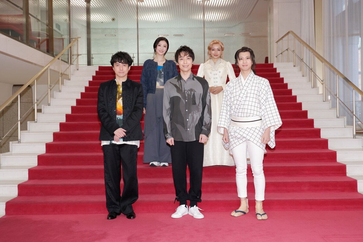 stage_natalie's tweet photo. 海宝直人・岡宮来夢ら出演「ISSA in Paris」が開幕、“俳句をミュージカルに”を具現化（舞台写真あり）
https://t.co/9nafAbo7e6

#ミュージカルISSA https://t.co/jBQDhHQUf7