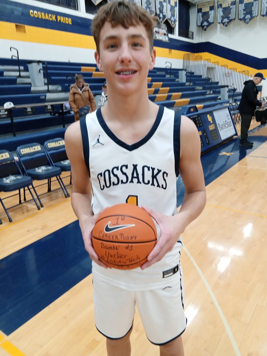 CoachCarms1955's tweet image. First varsity 🏀 points tonight for this frosh.  Keep working hard Damon!