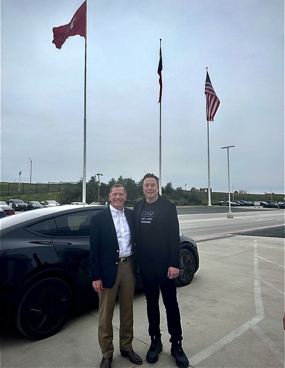 cb_doge's tweet image. Elon Musk met with Senator John Barrasso in Texas today. ☆
