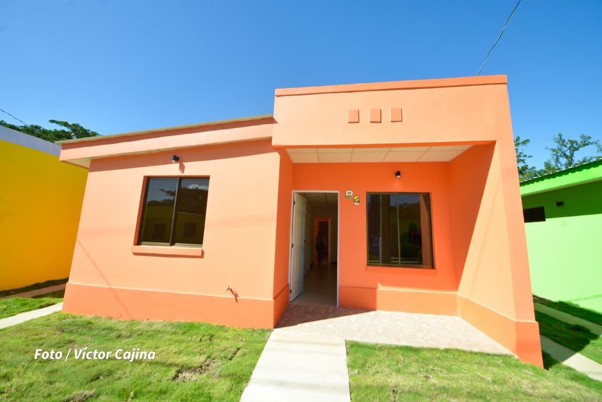 CmdtFederico's tweet photo. 🏡🏘️MTI || Entrega de Viviendas

Este Viernes 9 de Enero, nuestro Gobierno de Reconciliación y Unidad Nacional, a través del MTI, entregó la “Urbanización Álvaro Diroy Comandante Ezequiel”, de 19 viviendas, Municipio de San Juan del Sur, Rivas.

#ManaguaSandinista
#Nicaragua https://t.co/TFx8zK9knA