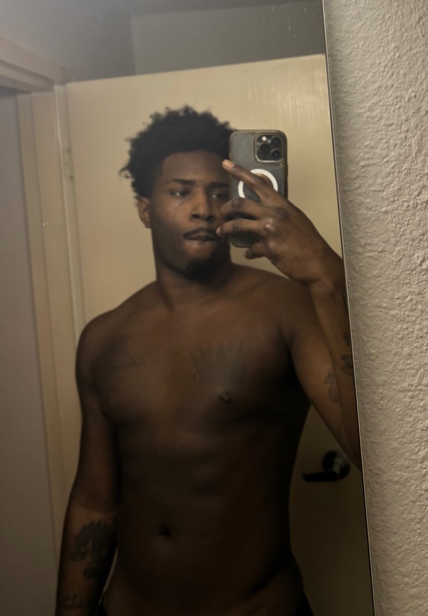 _hasantweets's tweet photo. bout to goon for a few hours 😩🍆 https://t.co/zTdEVPVJqD