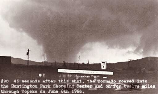 chase_archive's tweet photo. Topeka, KS, F5 on 6/8/1966

📸unknown https://t.co/vSNHOytXf9