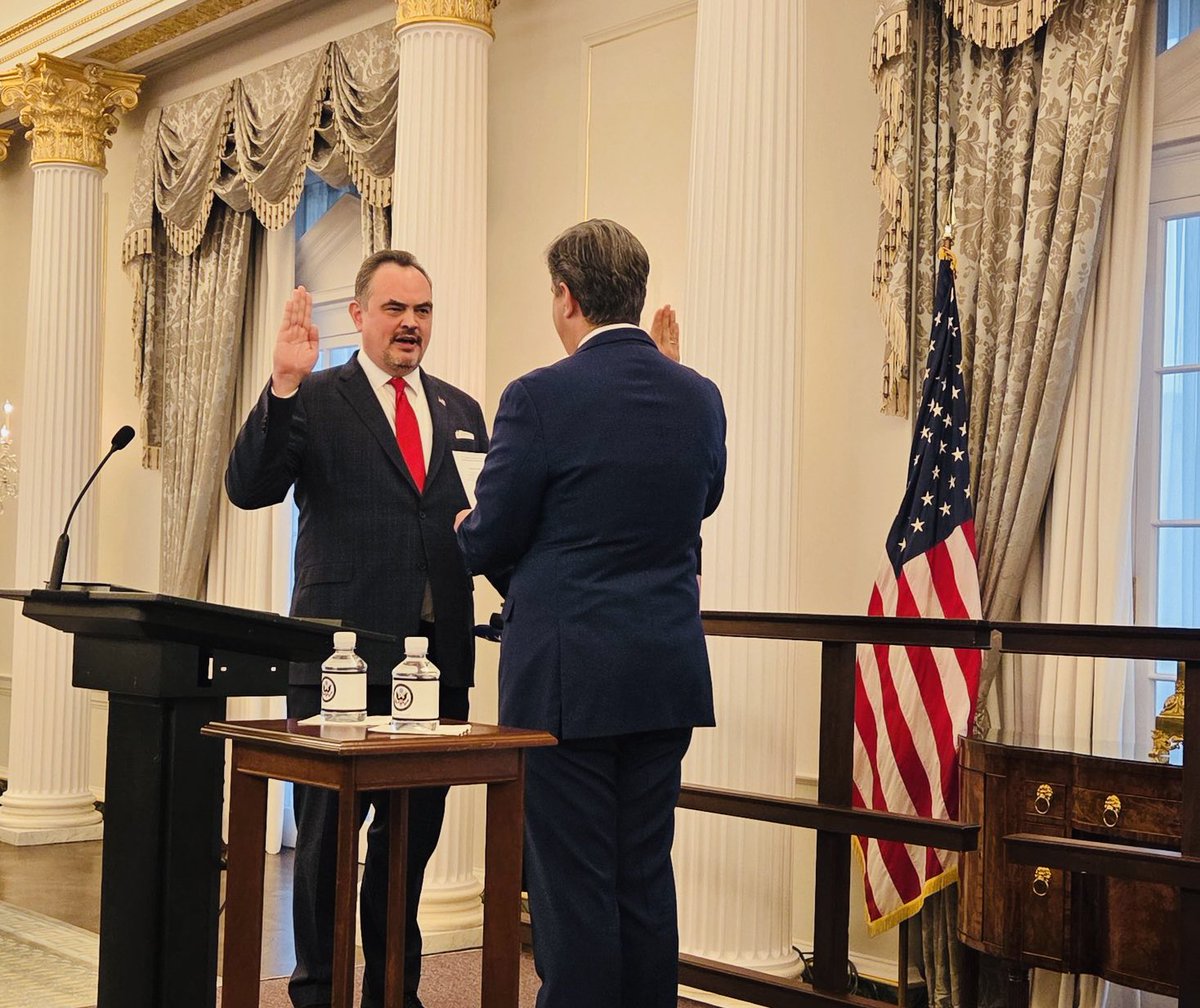 usembassydhaka's tweet photo. U.S. Embassy Dhaka is pleased to welcome Brent Christensen as the newly sworn-in Ambassador to Bangladesh.

“I am thrilled to return to Bangladesh, a country I know so well. I am excited to lead a great team at Embassy Dhaka, Americans and locally employed staff alike, to enhance U.S.-Bangladesh relations, advance President Trump's agenda, and work hard every day to make America safer, stronger, and more prosperous.” - Ambassador Brent Christensen