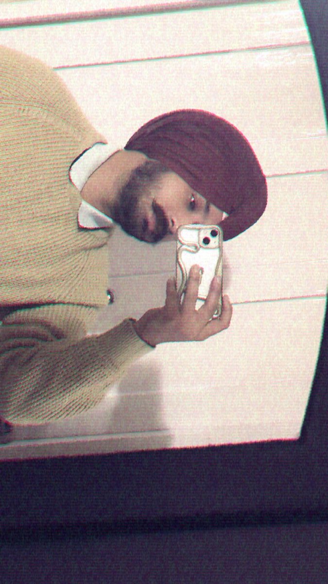 Maanii🐝 tweet media
