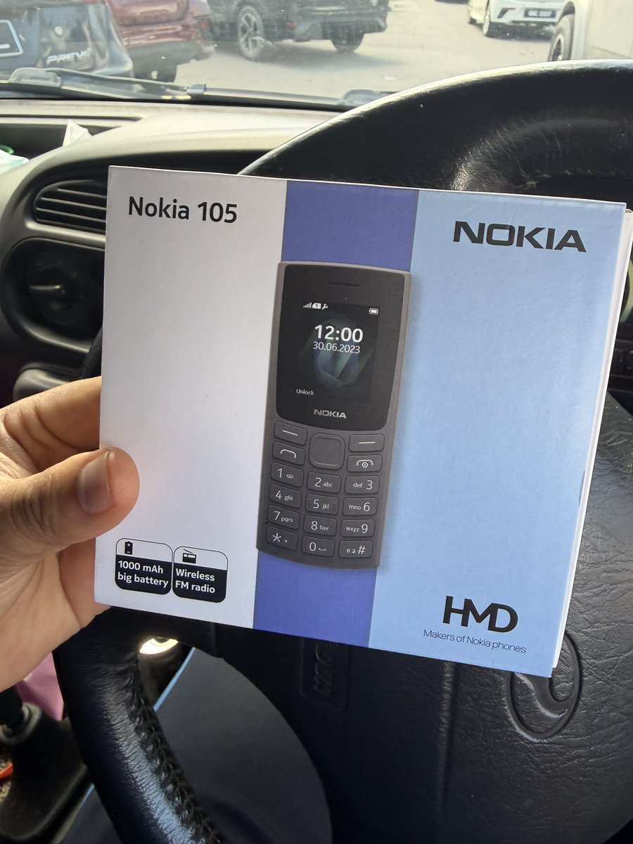 abd_jabbar's tweet photo. in F1&amp;2  smartphone encouraged in my son MRSM school, as part of learning, cashless payment, communication between class,teachers &amp; warden. But end of F2 pengetua voices concern of misuse of smartphone. So in F3, d school revert back to “Old skool” phone. Back to golden age yeah https://t.co/6PNFdQqxAu