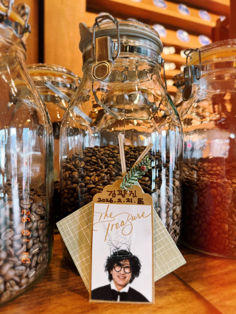 2025 The Treasure 포토부스 광진오빠
2026 앵콜 콘서트 포스터 ! 복선이었네^^

💗💗김광진 앵콜 콘서트 디데이 43💗💗
<2026.2.21 토요일 6시 명화라이브홀>

#김광진 #처음느낌그대로 #편지 #여우야 #동경소녀