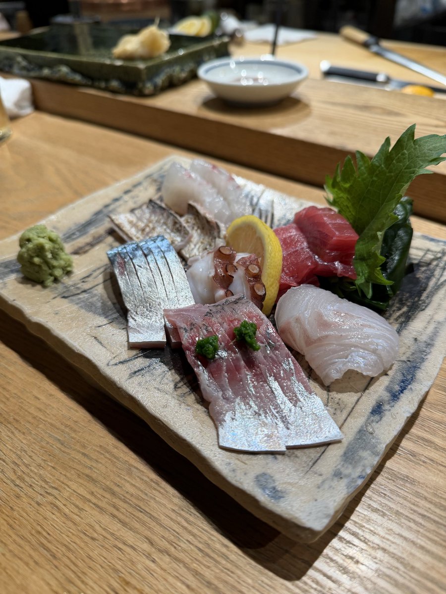 hhidekiii's tweet photo. 明けましておめでとうございます㊗️遅れましたが笑
2日から仕事でしたが、会社から電話があり、実機訓練が必要な方に渡すと言われて、仕事なくなりました💪
休みが増えたので日本に帰国中🇯🇵 https://t.co/SpF8Rrj7US